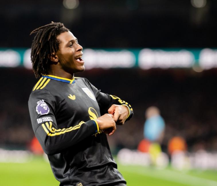 足球直播-2球连斩曼城阿森纳，曼联官宣“金边古”伤缺10周，卡里克新挑战